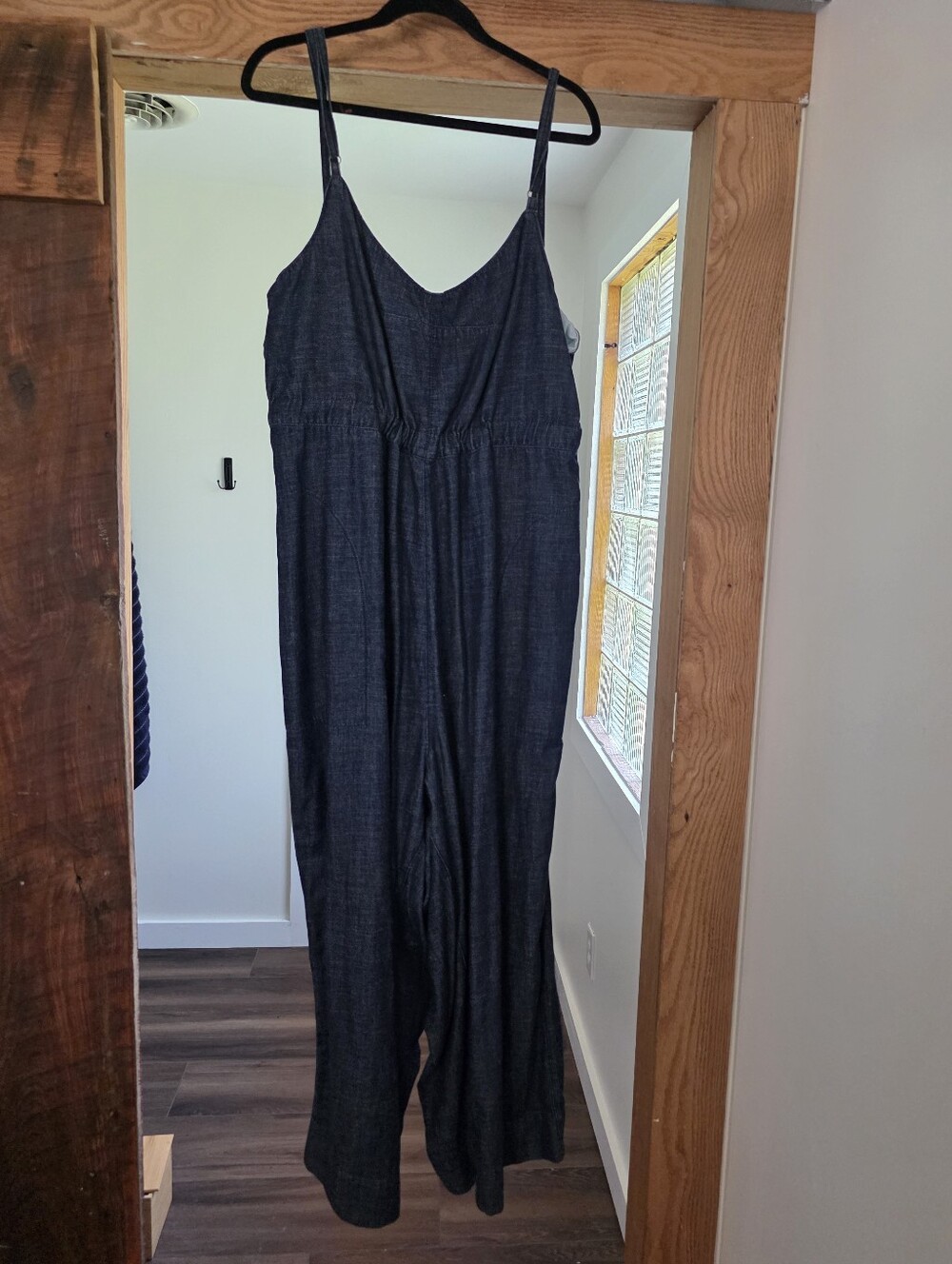 Anthropologie NWT Dark Wash Denim Wide Leg Jumpsuit Size Large.
